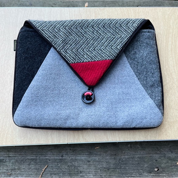 Baabaazuzu Upcycled Wool Pouch Tote Case Bag - Picture 10 of 15